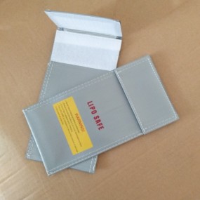 Individuelle Brandschutztasche mit Firmenlogo gestalten